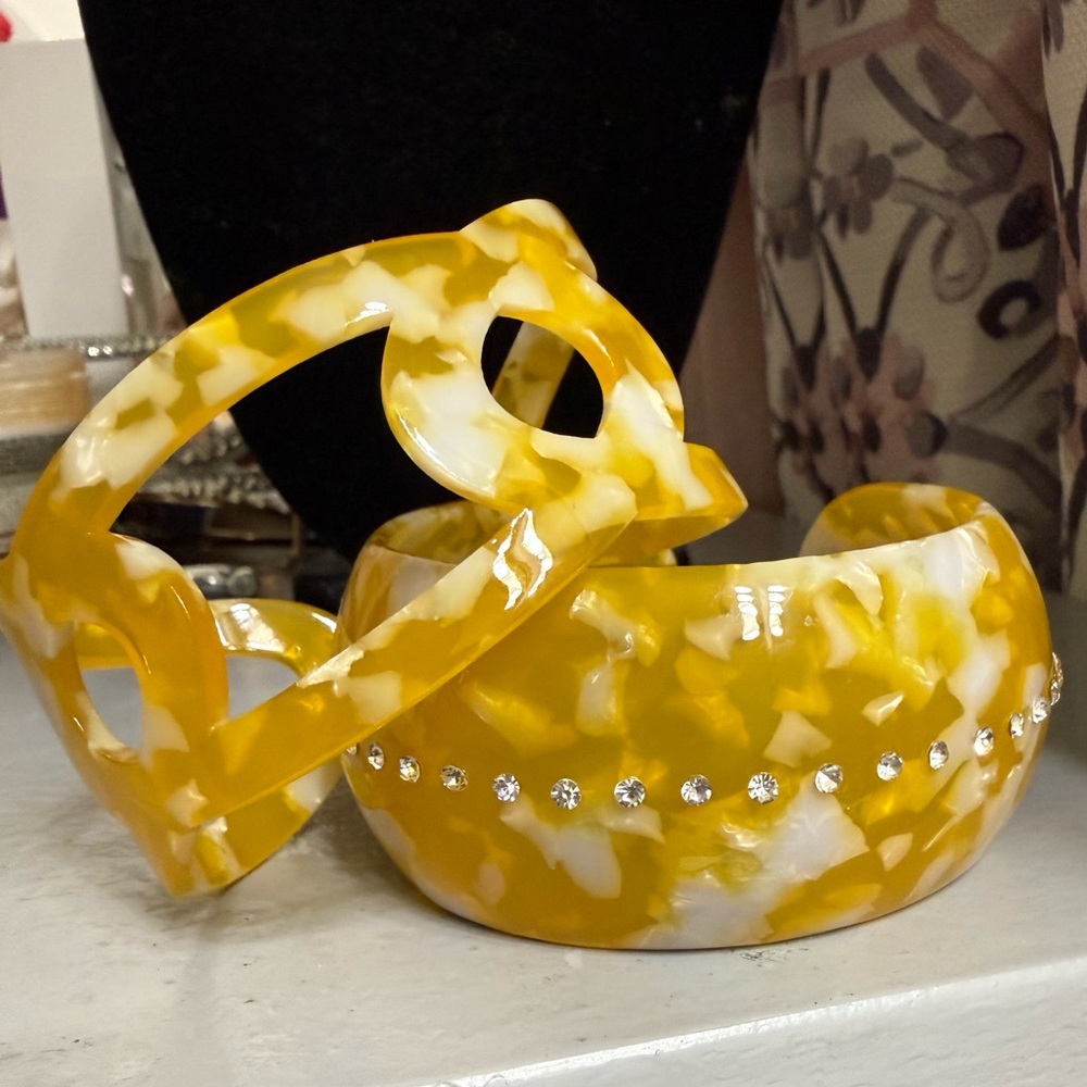 Sassy Jones Yellow and White Marbled Resin Bangle Set with Rhinestones
